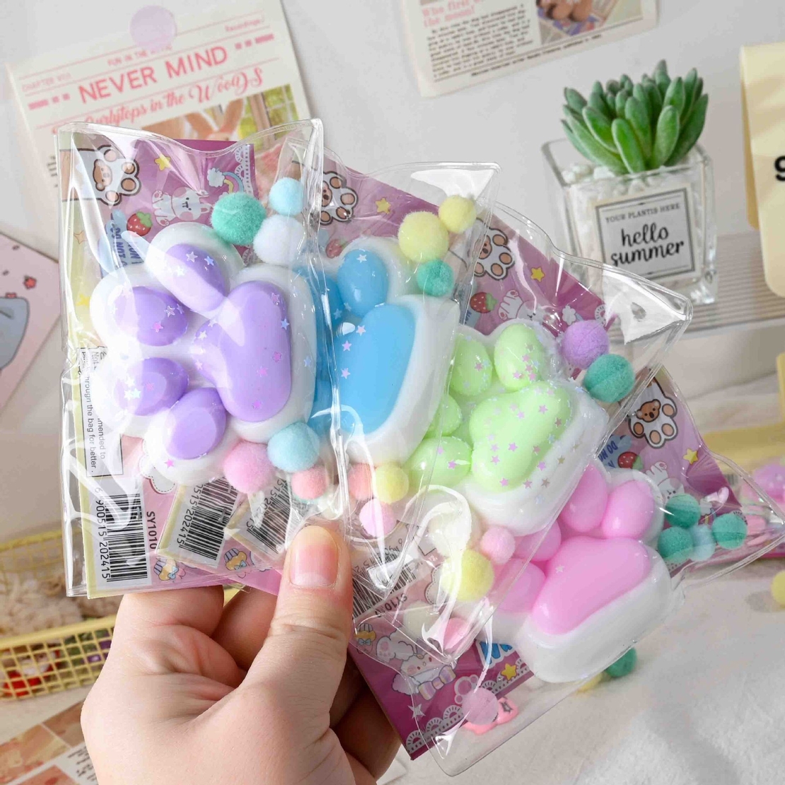 Jucarie Antistres Squishy, Flippy, cu Revenire Lenta, Labuta de Pisica Pufoasa, 7.5 cm, Ambalaj Transparent, Model 27058, Multicolor