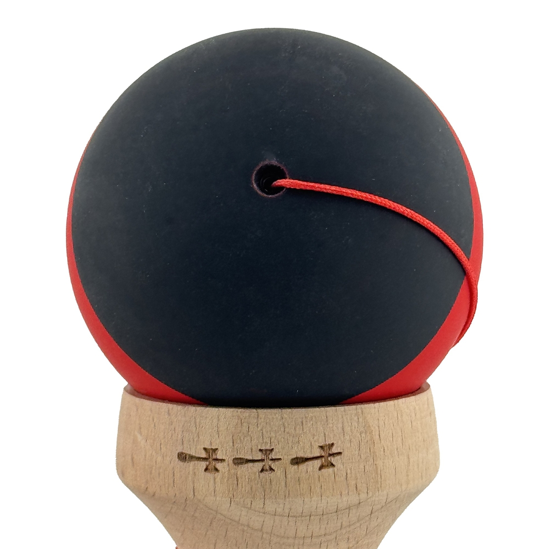 Kendama X Originala, Profesionala, Flippy, Cupe Mari KING SIZE V3, Rubber Grip, Gaura in Baza, Rulment Metalic, din lemn 18 cm, Ata 62/65 cm, Bicolor Negru/Rosu