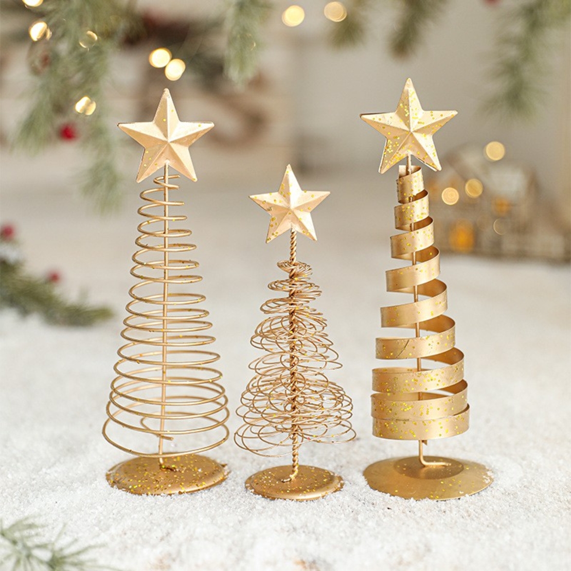 Brad de Craciun Ornament, Flippy, Decoratiune Brad micut din Metal, inaltime 19.5 x 6.5 x6.5 cm, Ornament de Craciun, Auriu