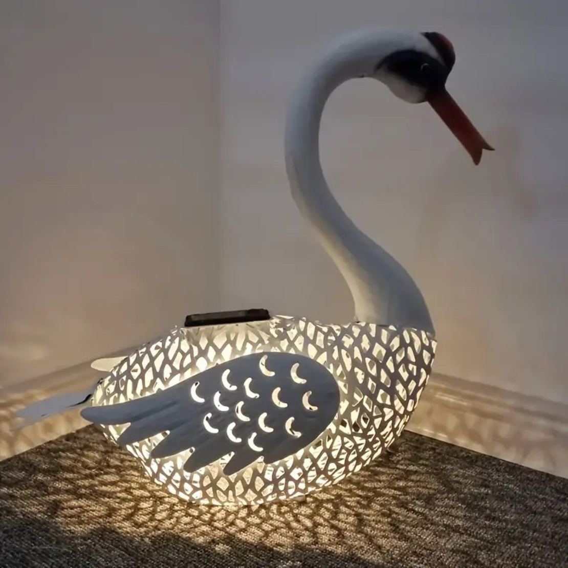 Decoratiune de Gradina cu Lampa solara, Vafy, Model Lebada, Iluminare Led si Incarcare Solara, 39.5 x 35.5 x 14 cm, din Fier, Alb