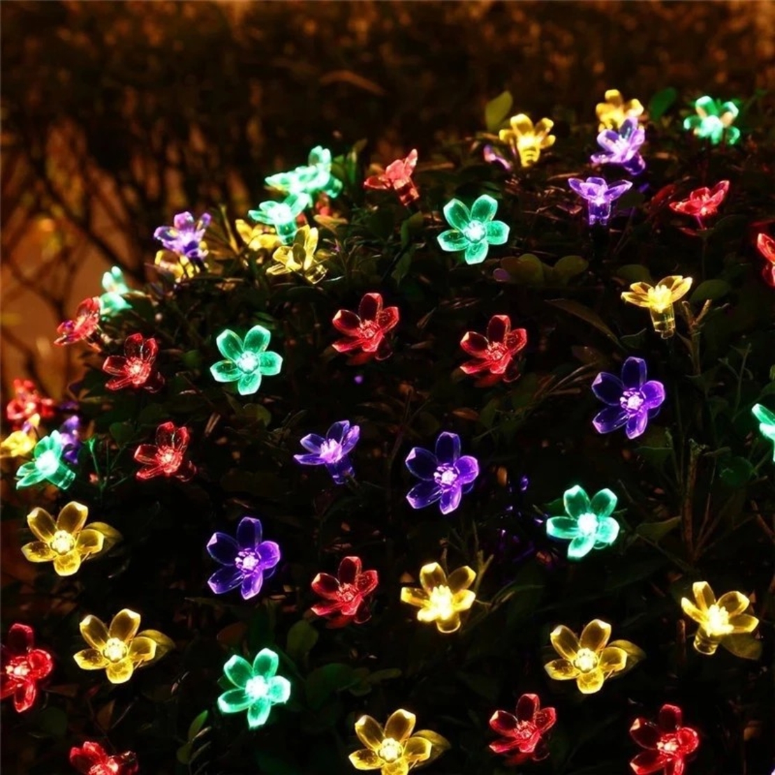Instalatie Craciun, 5 metri, 20 Becuri LED tip Flori de cires, pentru exterior cu incarcare solara, Multicolor, Vafy