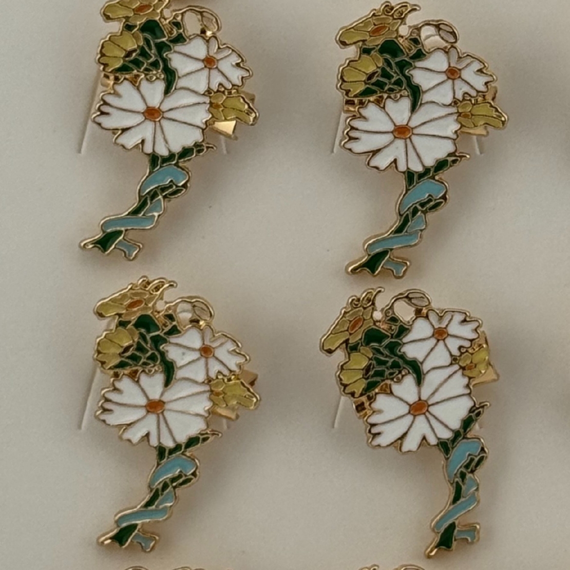 Set 12 Brose Martisor Primavara, Jolie, Model Margarete Impletite