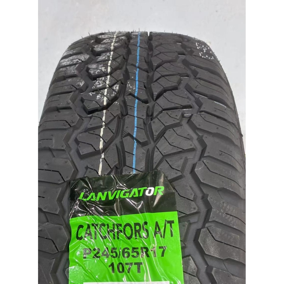 Anvelopa All Terrain LANVIGATOR CATCHFORS A/T P245/65R17 107T, Aderenta, Rezistenta si Control pe Drum si Off-Road