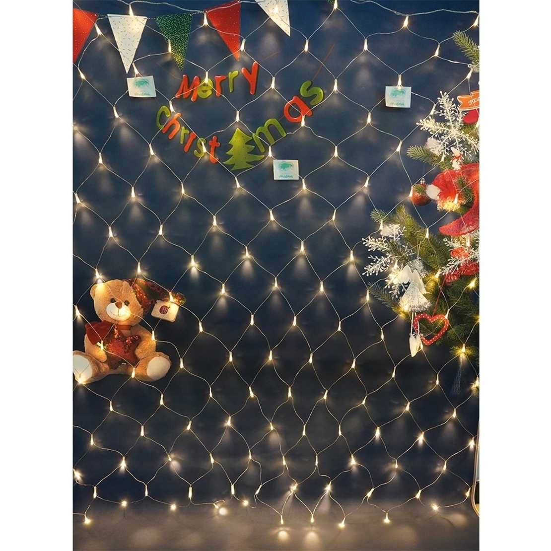 Instalatie Craciun, Tip Plasa, 3 m x 1.5 m, 240 LED-uri, Alb cald, 8 jocuri de lumini, Transformator, Interconectabila, Prelungitor 3 m inclus, Fir transparent, Vafy