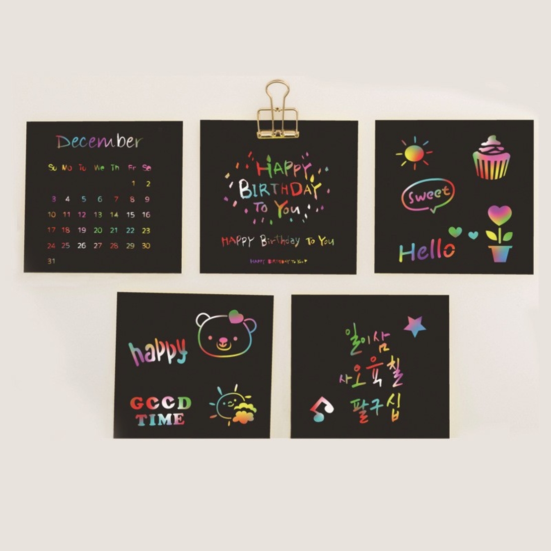 Set 100 de Planse Razuibile, Flippy, din Hartie Curcubeu, 2 Creioane din Bambus + 2 Sabloane, +3 Ani, 8.5 x 8.5 cm, Multicolor