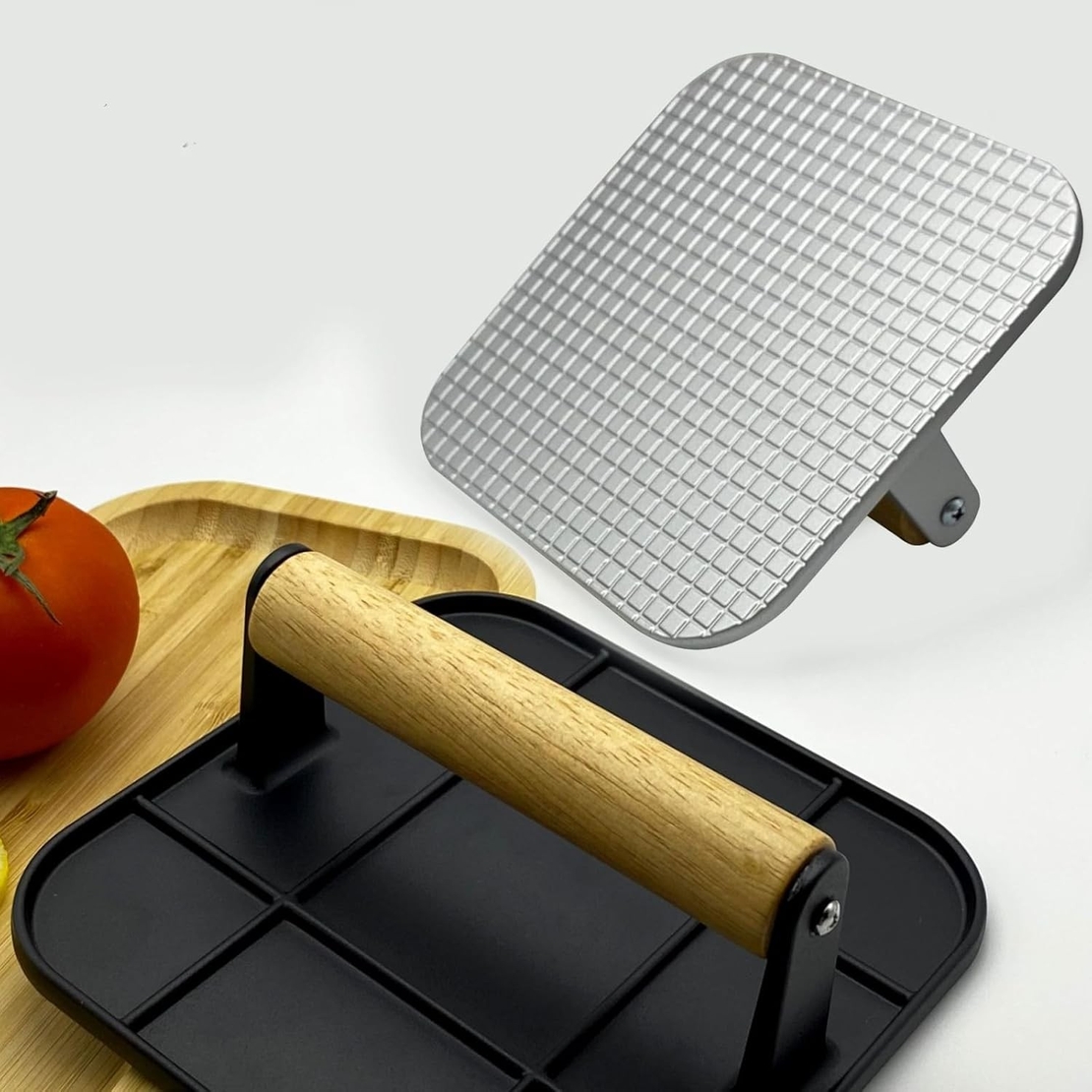 Presa Manuala pentru Carne, Flippy, din Aliaj de Aluminiu, Maner din Lemn, Presa pentru Burgeri, Usor de Curatat si Folosit, Patrata, 16x16x6 cm, Gri