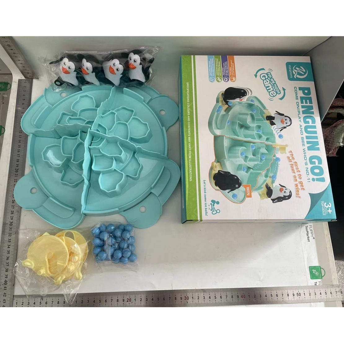 Joc Interactiv pentru Copii, Flippy, Batalia Pinguinilor, 3 ani+, Tabla de Joc, Figurine Pinguini, Mingi, Multicolor