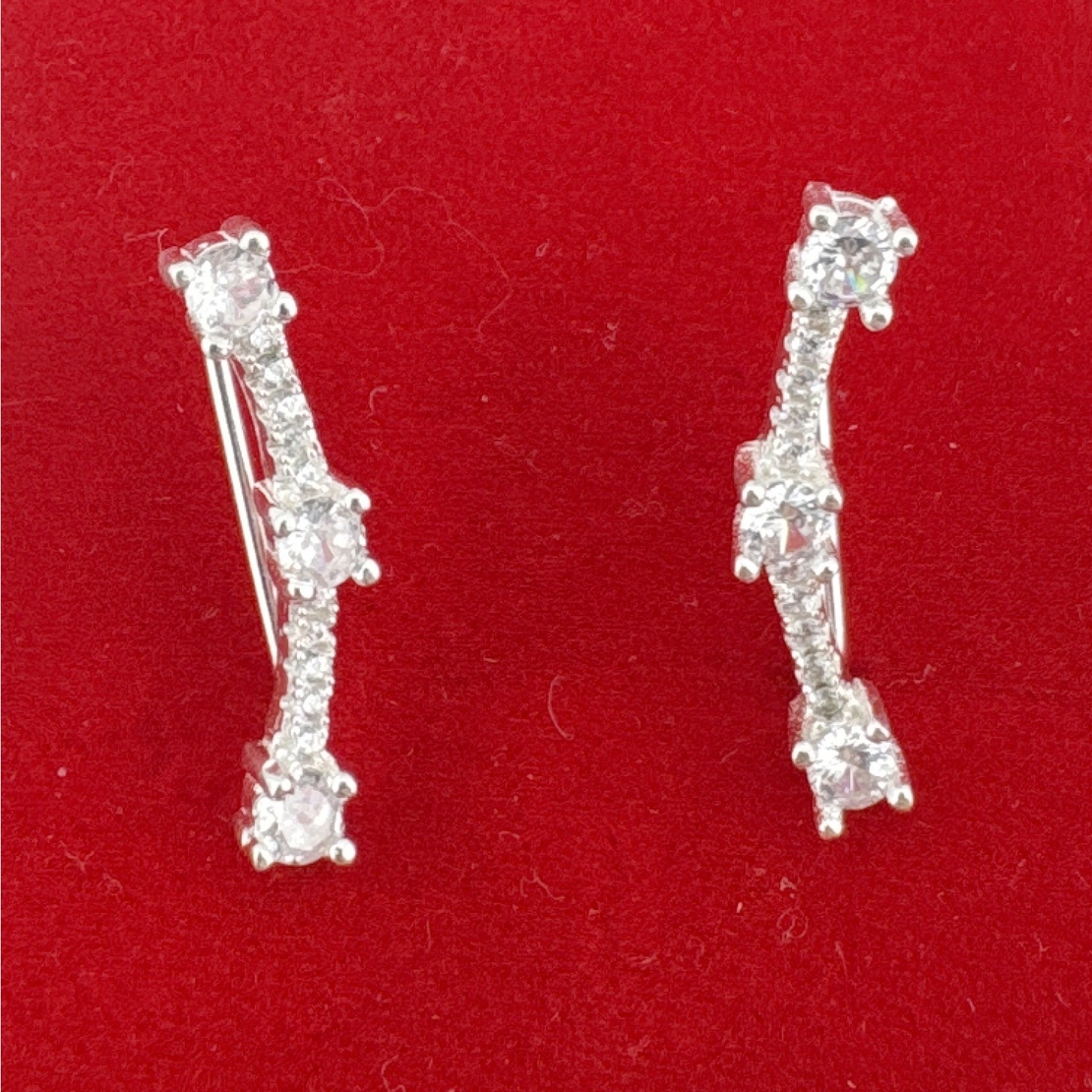 Cercei din Argint 925, Jolie Silver, pentru Dama, Model Bagheta pe Lob cu Pietre, 2.37 g, Design Fin si Romantic, Argintiu