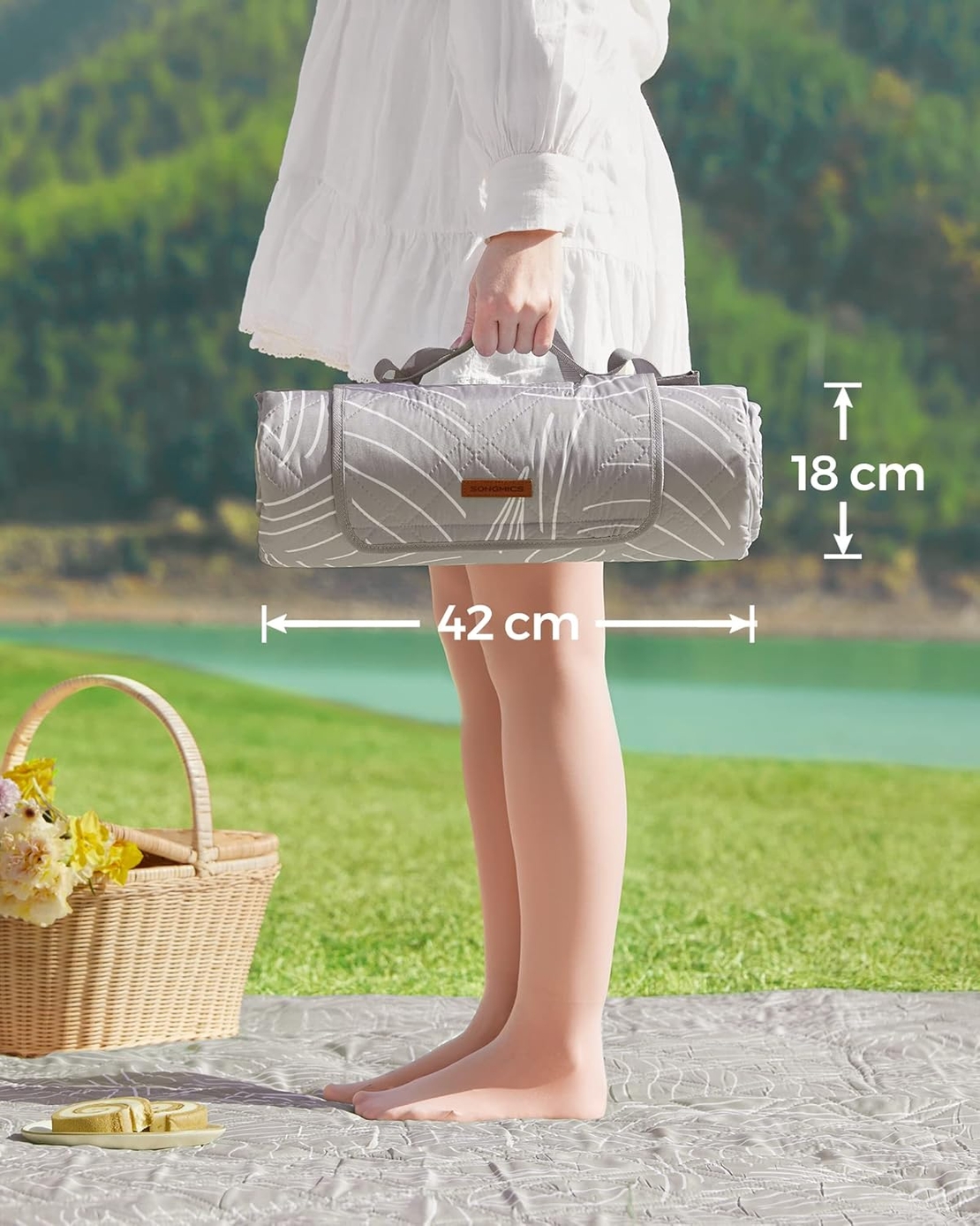 SONGMICS Patura picnic impermeabila 200x200 cm, cu ancore de fixare, pliabila, lavabila, multistrat, kaki cu model tropical