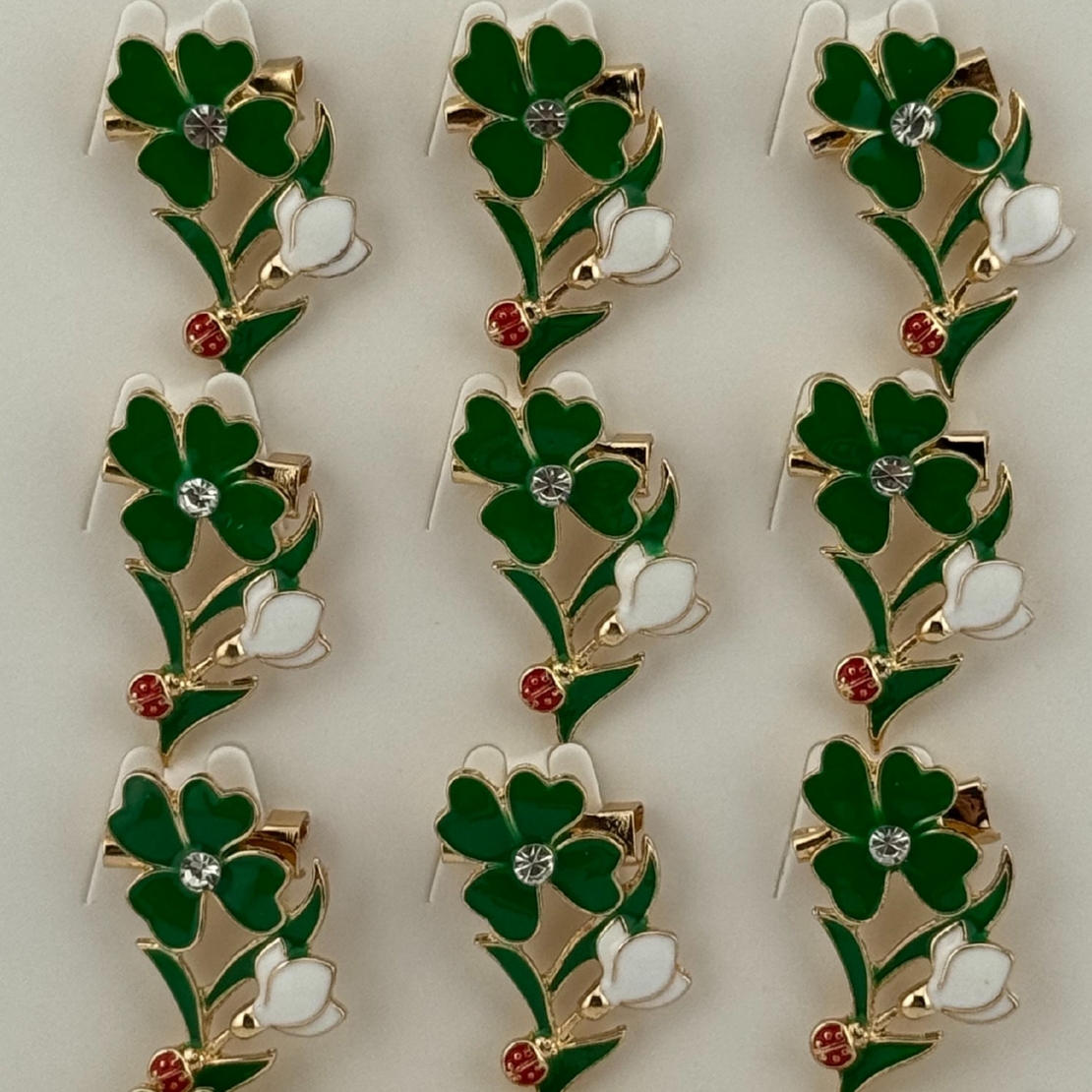 Set 12 Brose Martisor Primavara, Jolie, Model Trifoi cu Piatra in Centru si Buburuza