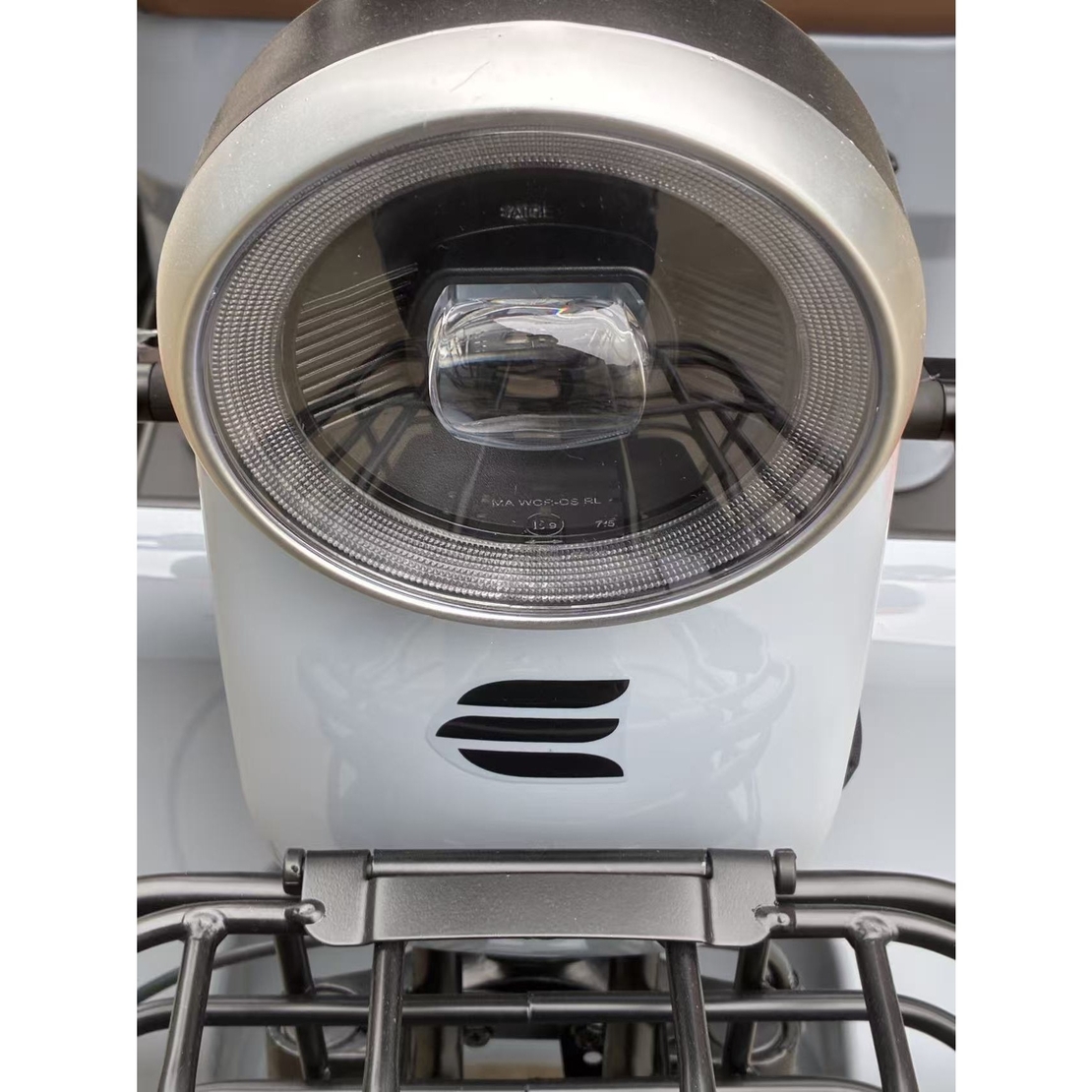 Triciclu Electric V6, Saige, Fara Permis, cu Doua Locuri, Motor 1800W, Baterie 72V24Ah, Autonomie 60km, 220x88x105 cm, Viteza Maxima 25km/h, Gri