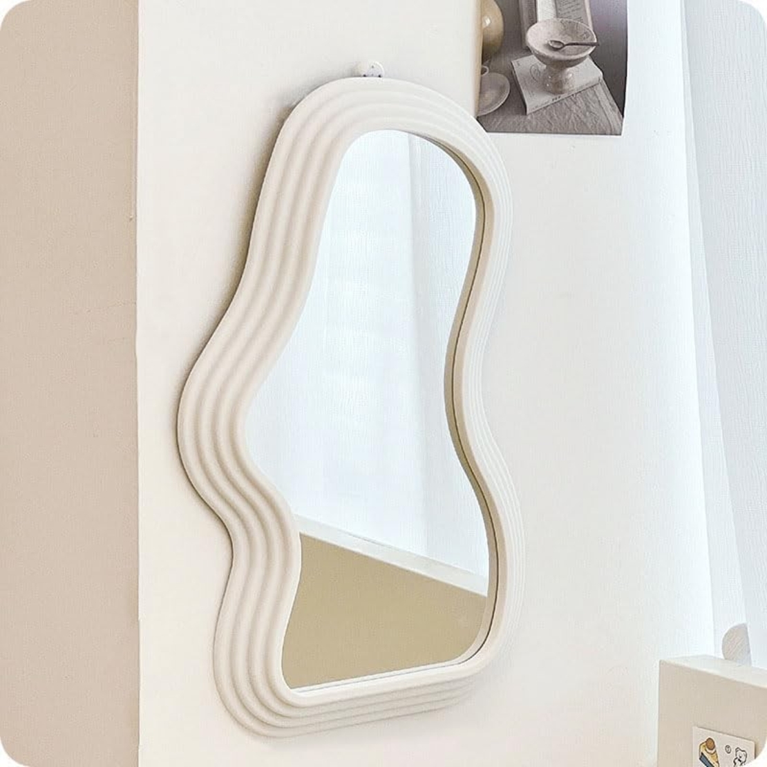 Oglinda de Perete, Flippy, Decorativa, pentru Baie, Dormitor, Sufragerie, Model Minimalist, Forma Asimetrica, 40.3x26 cm, Alb