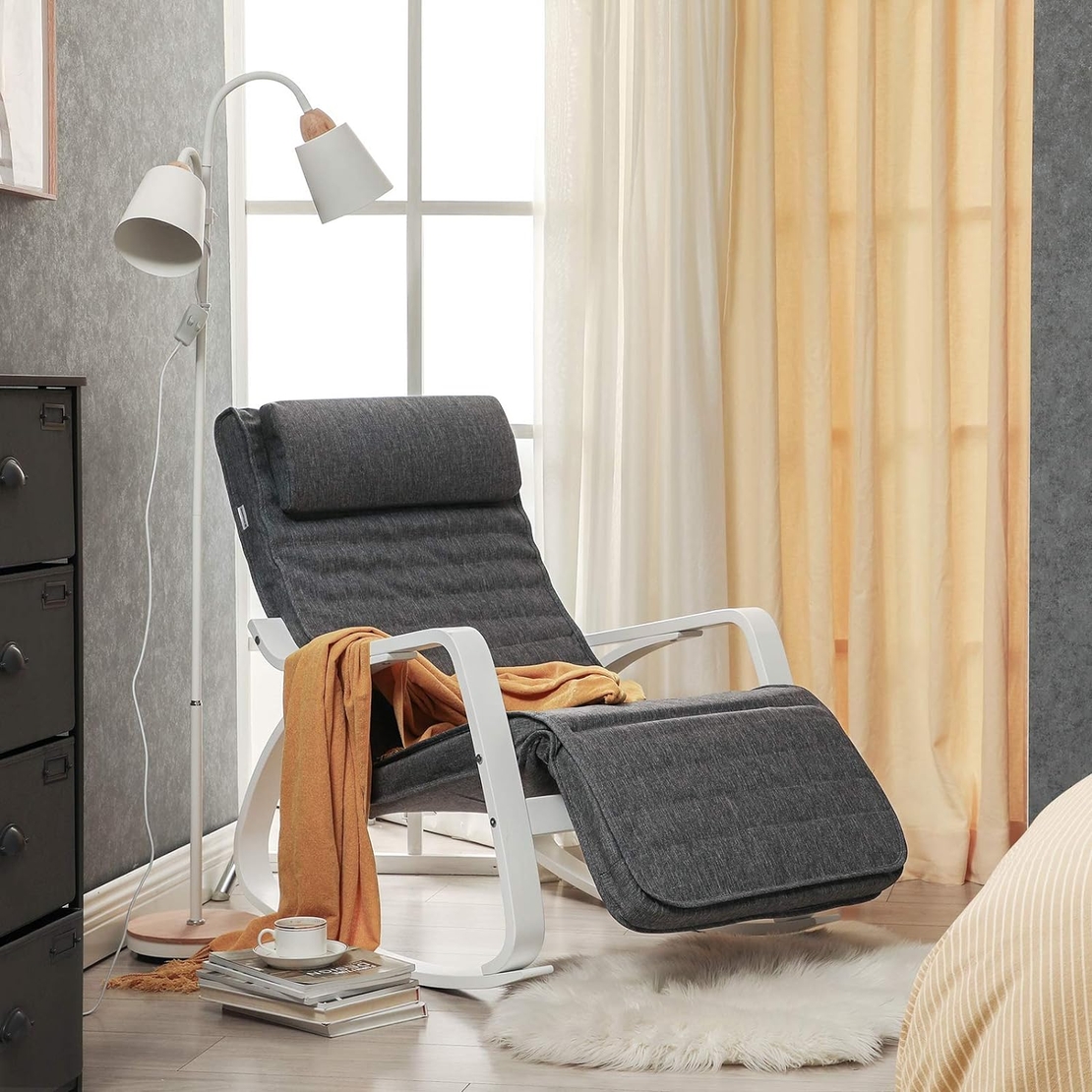 SONGMICS Scaun balansoar din lemn, suport picioare reglabil, maxim 150kg, 67x115x91cm, gri si alb