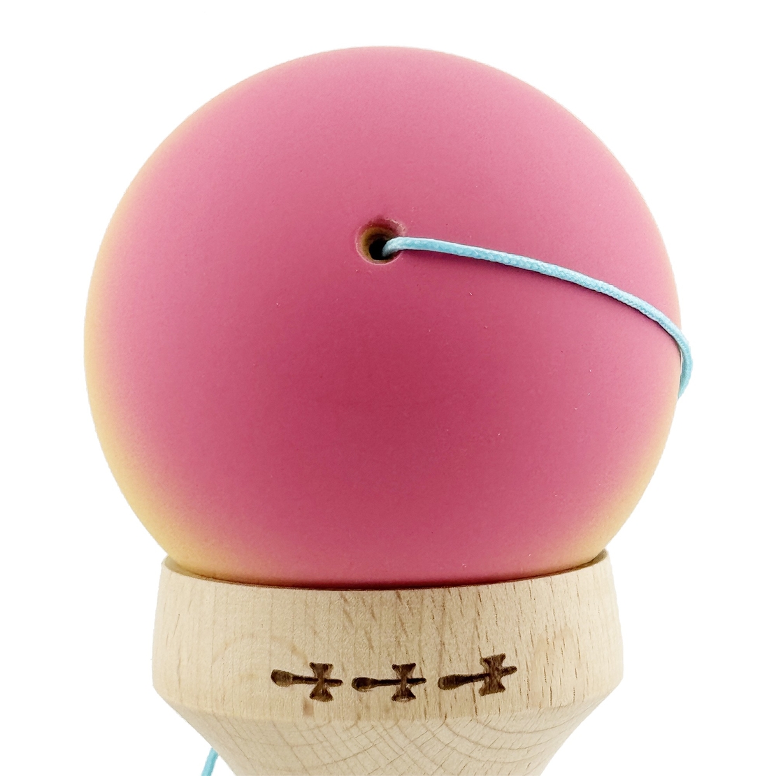 Kendama X Originala, Profesionala, Flippy, Cupe Mari KING SIZE V3, Rubber Grip, Gaura in Baza, Rulment Metalic, din lemn 18 cm, Ata 62/65 cm, Gradient Roz/Galben/Albastru deschis