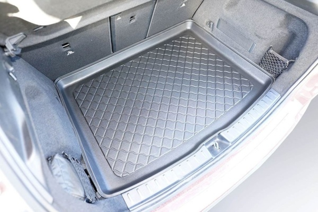 Tavita de portbagaj Mercedes GLA (H247) Plug-in Hybrid, anul de fabricatie 04.2020 - prezent, caroserie SUV