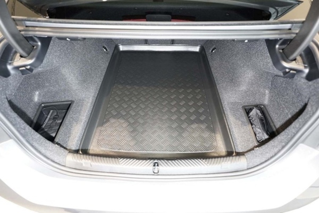 Tavita de portbagaj BMW Seria 5 G60, caroserie Sedan, fabricatie 10.2023 - prezent (nu corespunde pentru PHEV si EV)