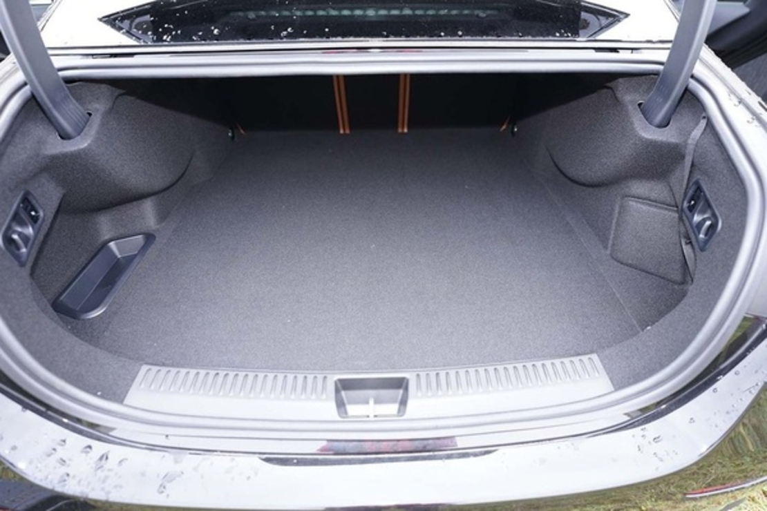 Tavita portbagaj Mercedes E-Class W214 PHEV fabricatie 10.2023 - prezent, caroserie sedan