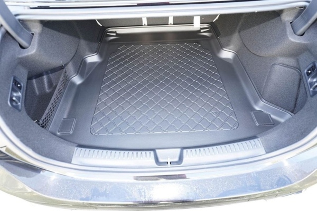 Tavita portbagaj Mercedes E-Class W214 fabricatie 05.2023 - prezent, caroserie sedan, nu corespunde pentru PHEV