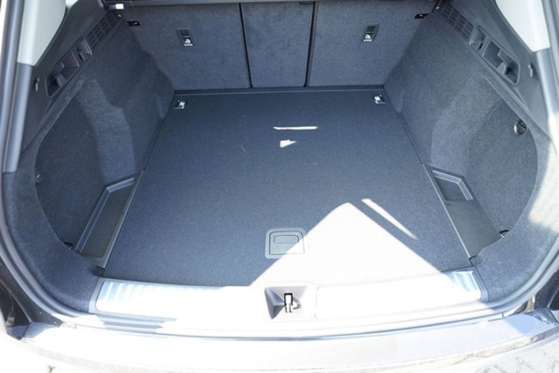 Tavita portbagaj Audi Q5 III, fabricatie 09.2024 - prezent, caroserie suv, bancheta spate culisanta