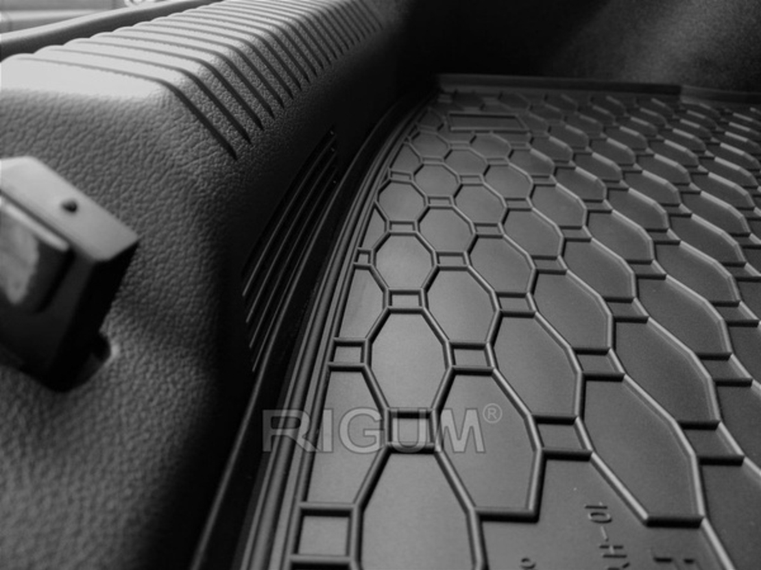 TAVITA DE PORTBAGAJ MAZDA CX-30,FABRICATIE 08.2019 - PREZENT,SISTEM AUDIO BOSE