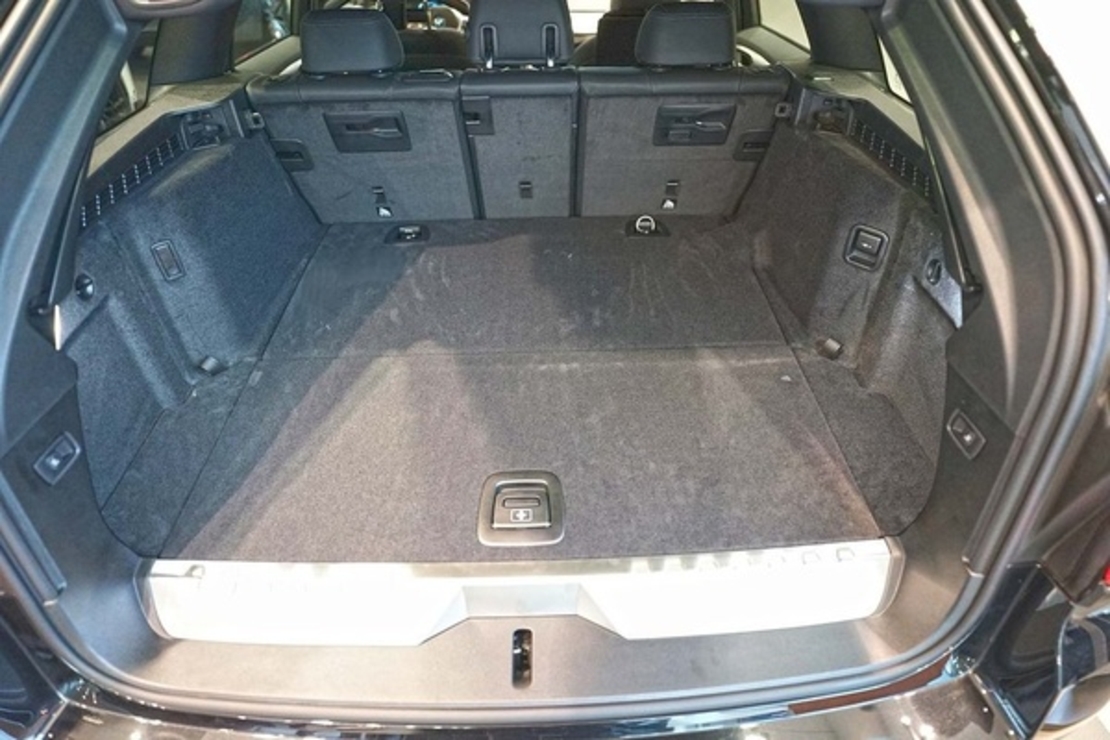 Tavita de portbagaj BMW Seria 5 G31 PHEV, caroserie combi, fabricatie 03.2017-09.2023 (inclusiv facelift)