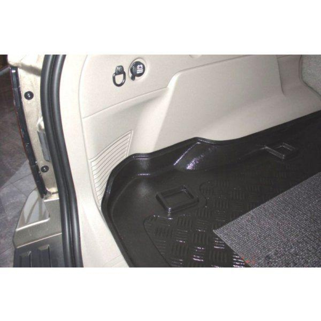 Tavita portbagaj Jeep Grand Cherokee III caroserie 4X4 fabricatie 2005 - 2010