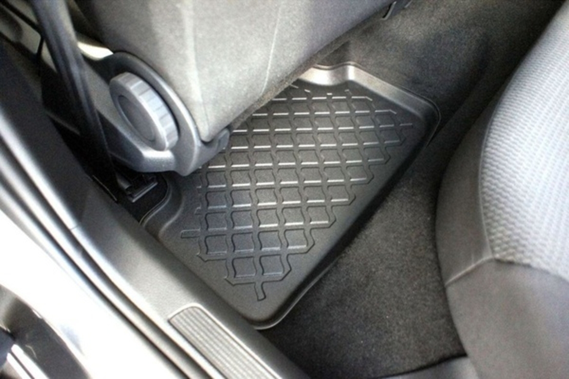 Covorase auto tip tavita Seat Leon III (5F) fabricatie 2012 - prezent