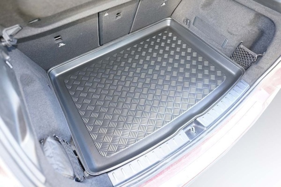 Tavita de portbagaj Mercedes GLA (H247) Plug-in Hybrid, anul de fabricatie 04.2020 - prezent, caroserie SUV