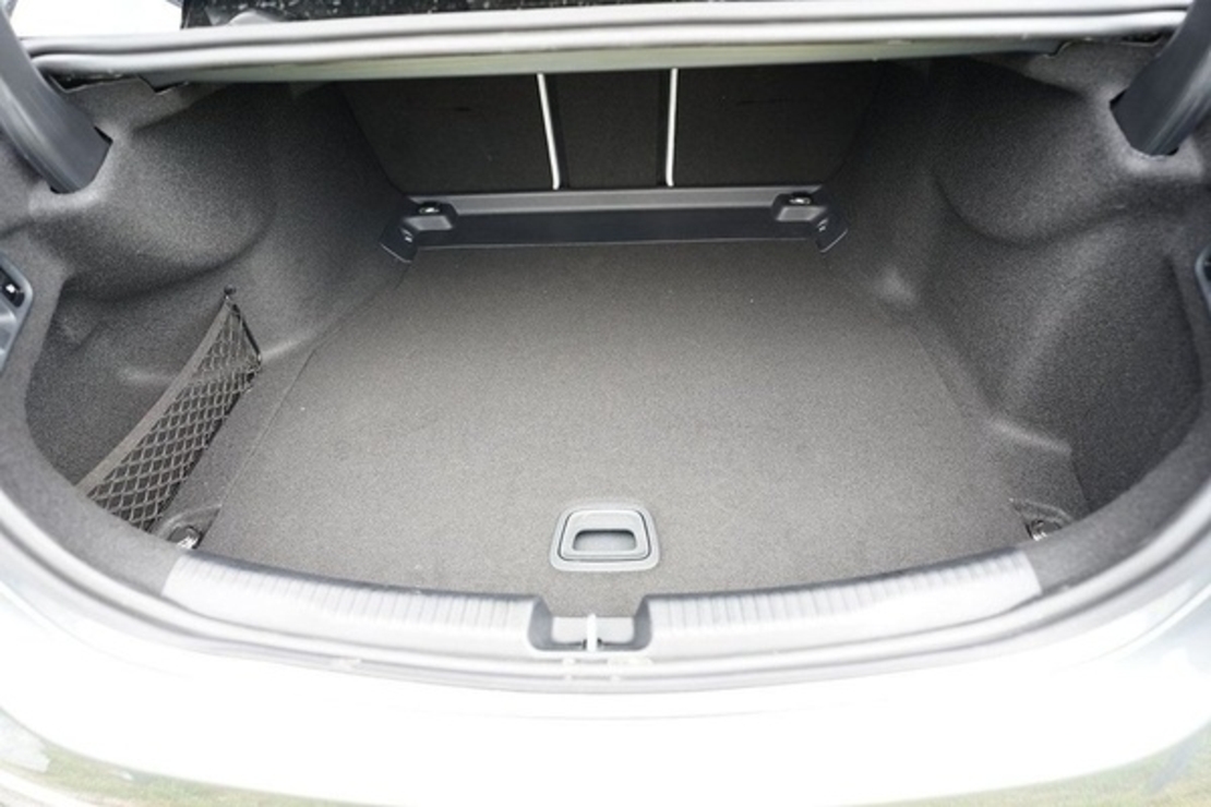 Tavita de portbagaj Mercedes clasa C W206, anul de fabricatie 06.2021 - prezent, caroserie Sedan