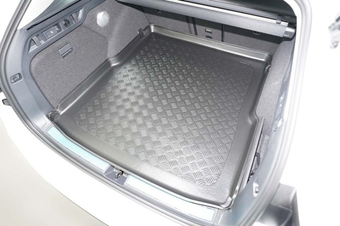 Tavita portbagaj Volkswagen Passat B9 fabricatie 11.2023 - prezent, caroserie combi, podea variabila in pozitie superioara, fara separator
