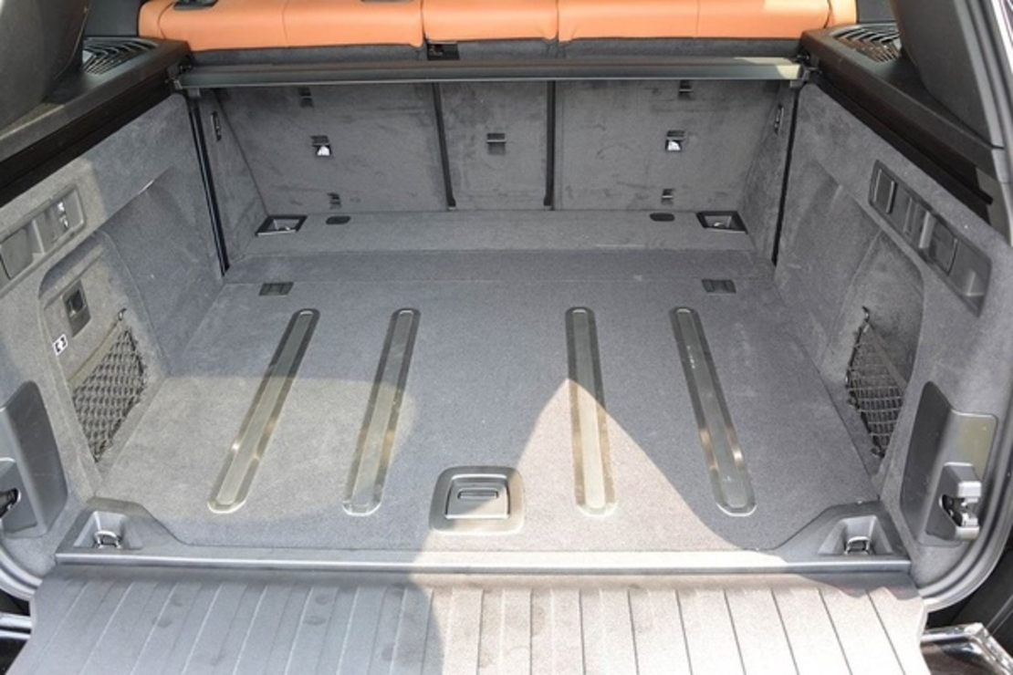 Tavita portbagaj BMW X5 G05, fabricatie 2018 - prezent (cu rulou electric portbagaj)