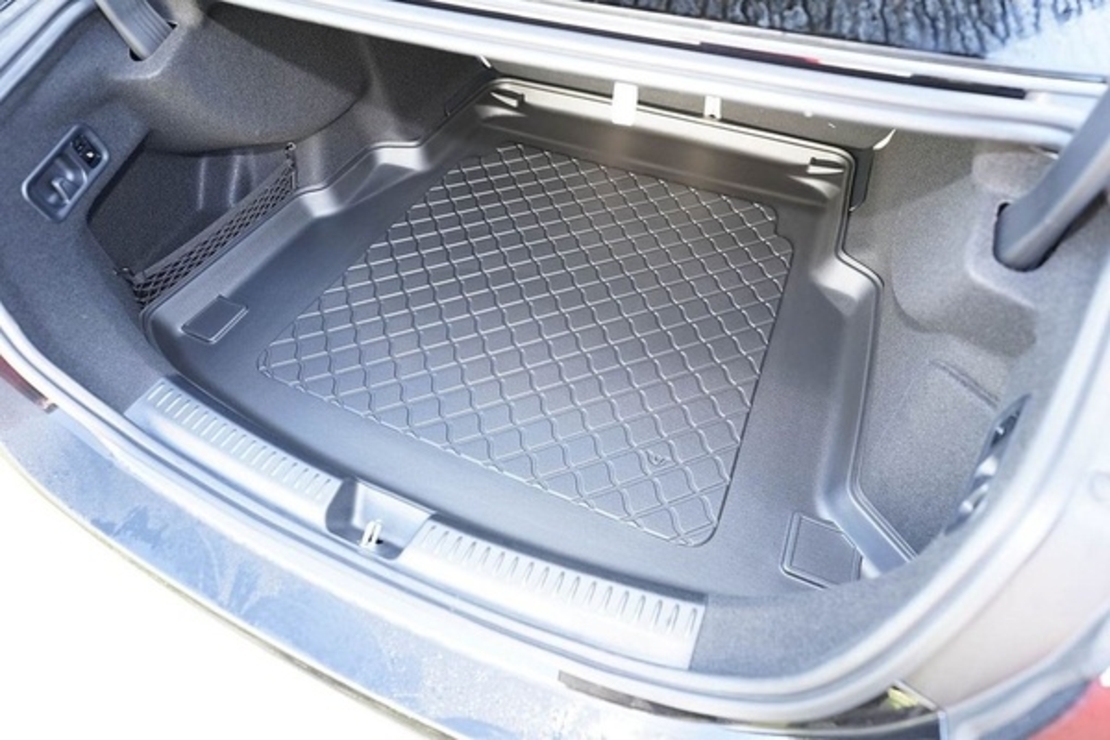 Tavita portbagaj Mercedes E-Class W214 fabricatie 05.2023 - prezent, caroserie sedan, nu corespunde pentru PHEV