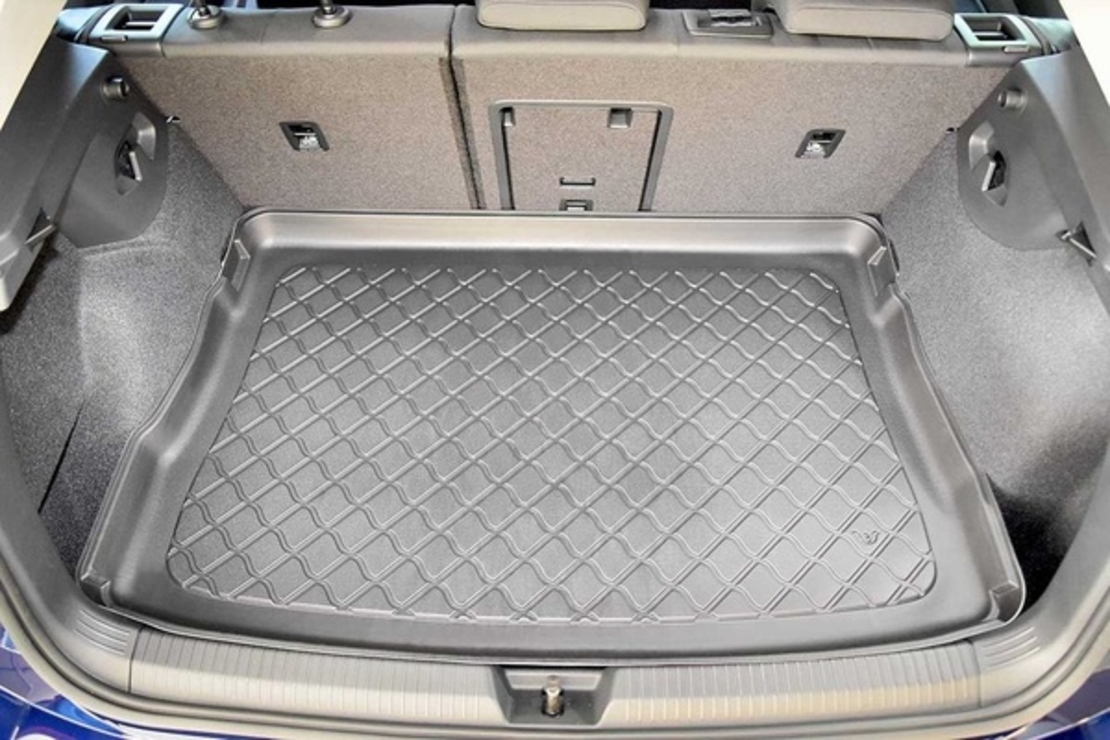 Tavita portbagaj Volkswagen Golf VIII, caroserie hatchback, fabricatie 2020 - prezent (portbagaj superior)