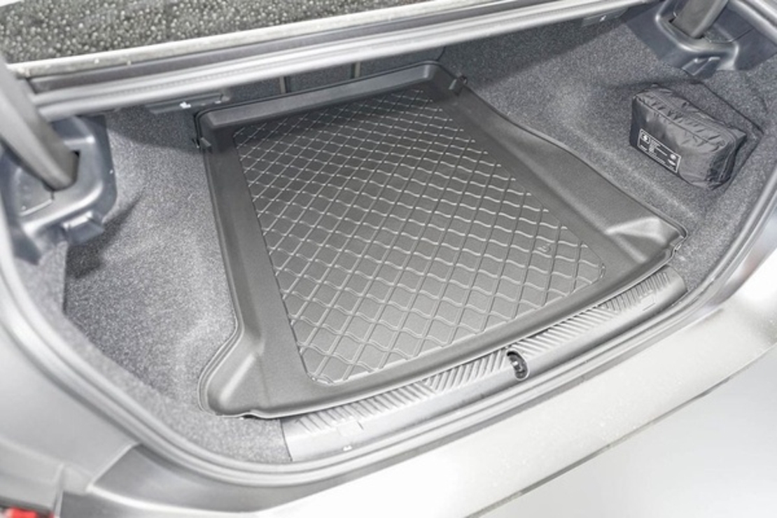 Tavita portbagaj BMW i5 G60, fabricatie 10.2023 - prezent, caroserie sedan