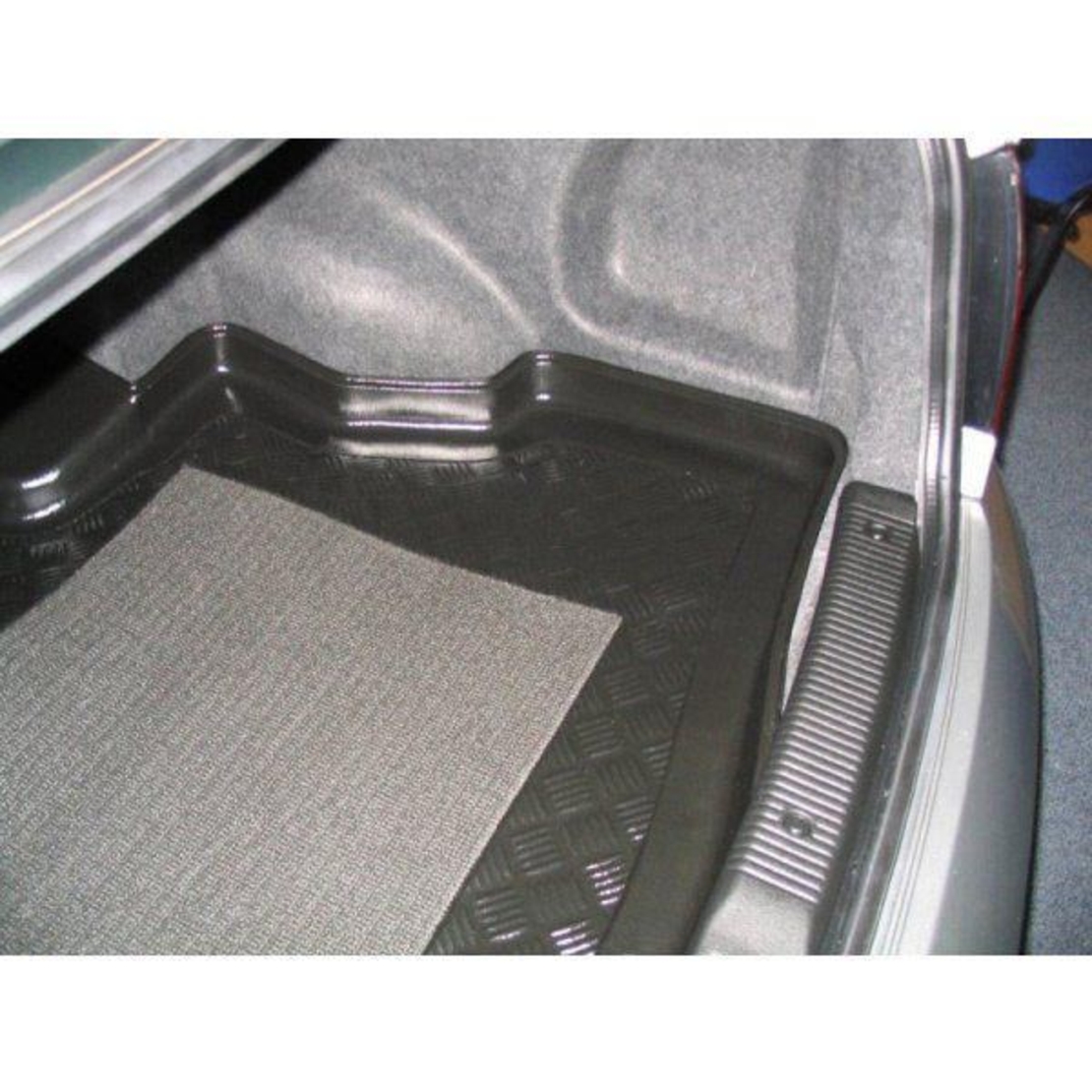 Tavita portbagaj Nissan Almera N16 caroserie sedan fabricatie 2000 - 2006 (si modelul dupa facelift)