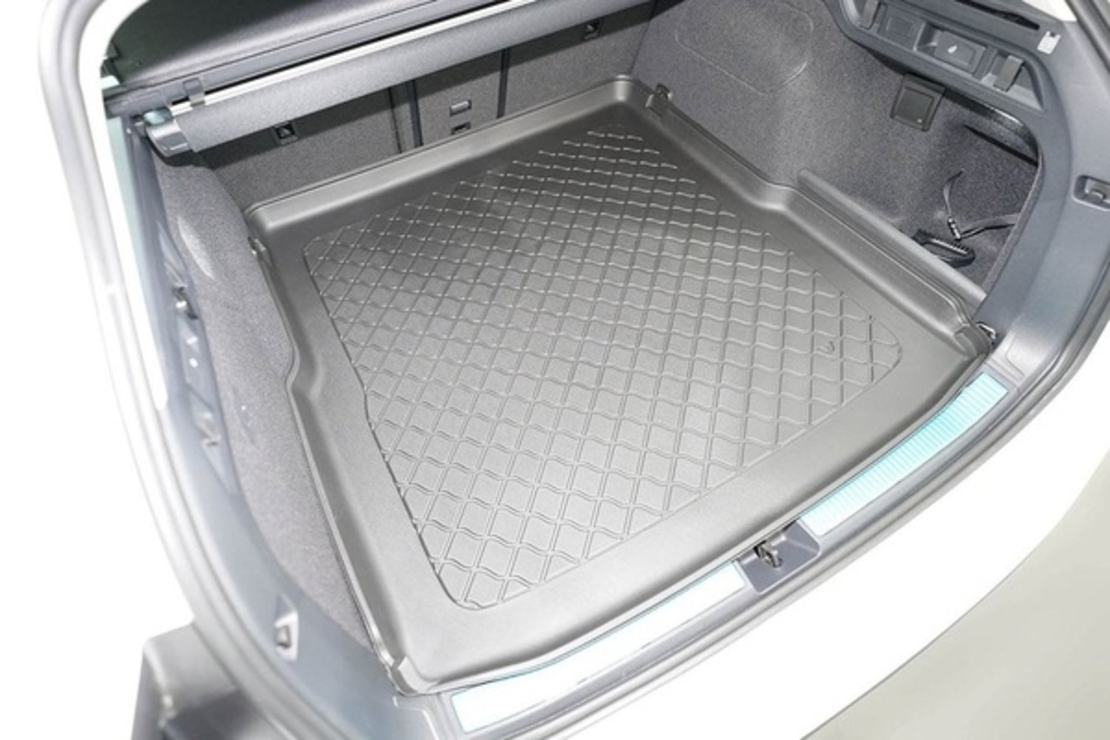Tavita portbagaj Volkswagen Passat B9 fabricatie 11.2023 - prezent, caroserie combi, podea variabila in pozitie superioara, fara separator