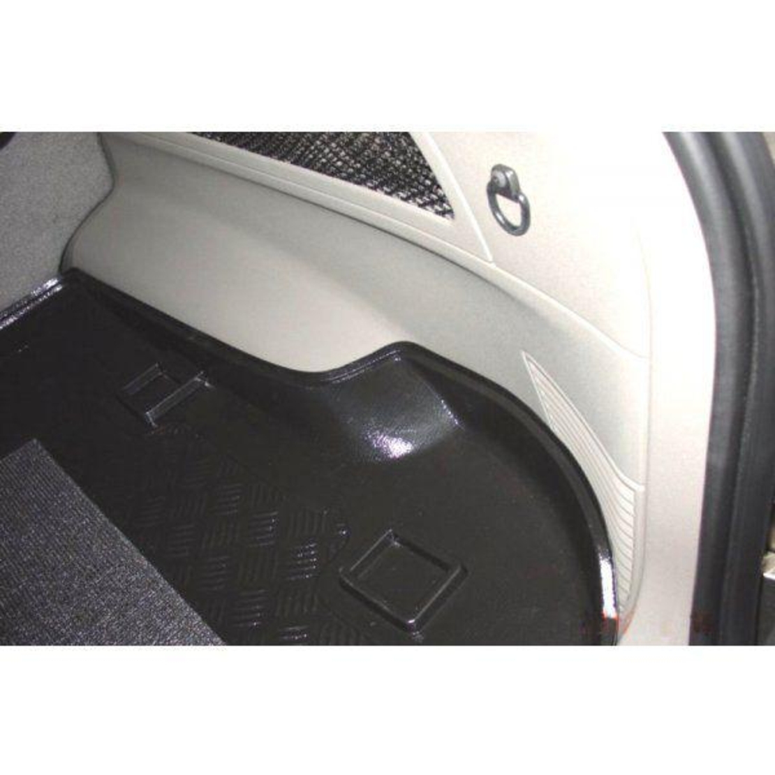 Tavita portbagaj Jeep Grand Cherokee III caroserie 4X4 fabricatie 2005 - 2010