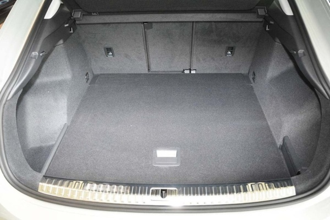 Tavita de portbagaj Audi Q3 II Sportback, caroserie SUV, fabricatie 09.2019 - prezent, portbagaj superior