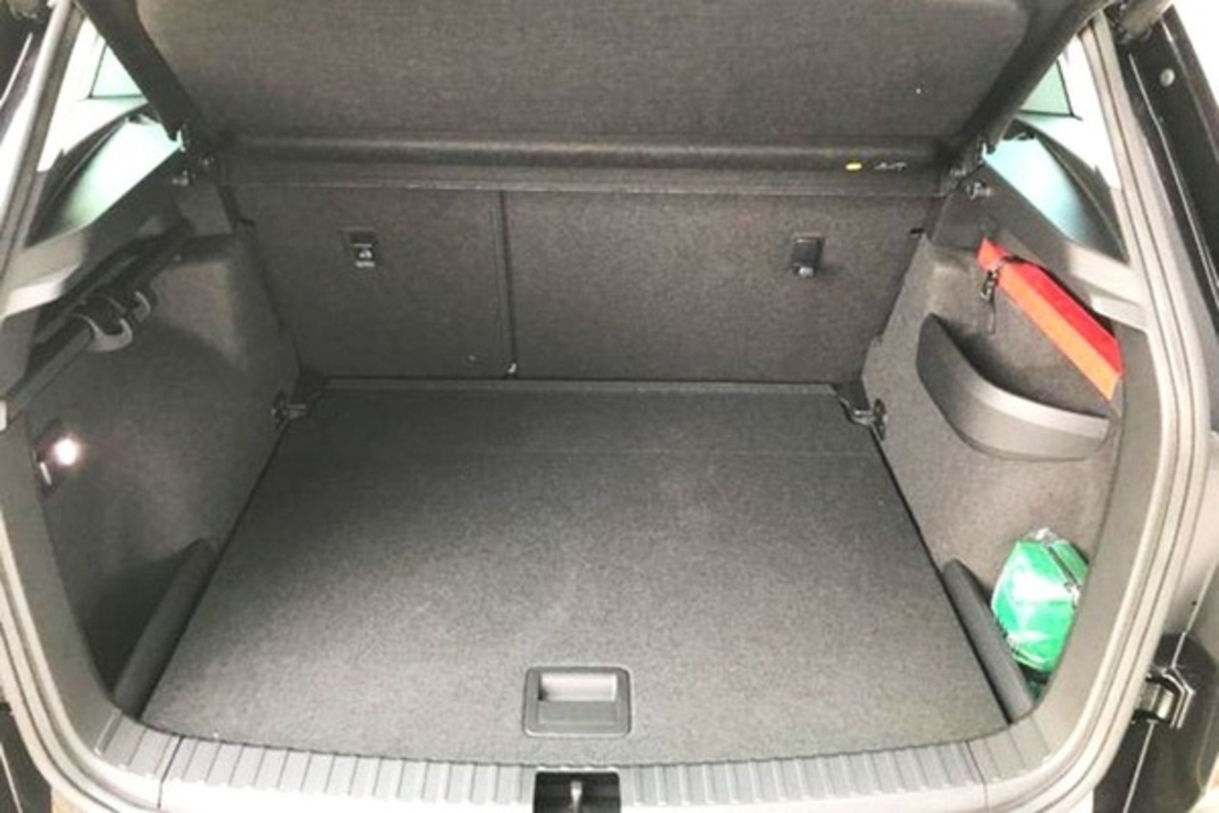 Tavita portbagaj Skoda Karoq fabricatie 2017 - prezent (portbagaj superior)