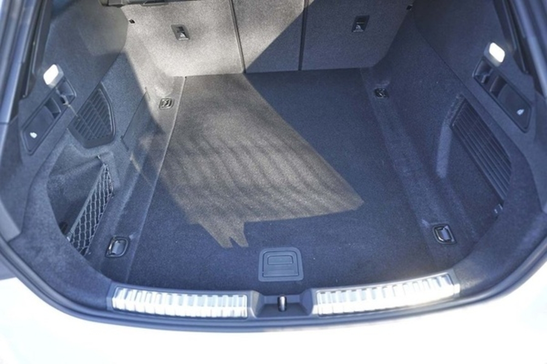 Tavita portbagaj Audi A5 III MHEV, fabricatie 10.2024 - prezent, caroserie sedan/combi