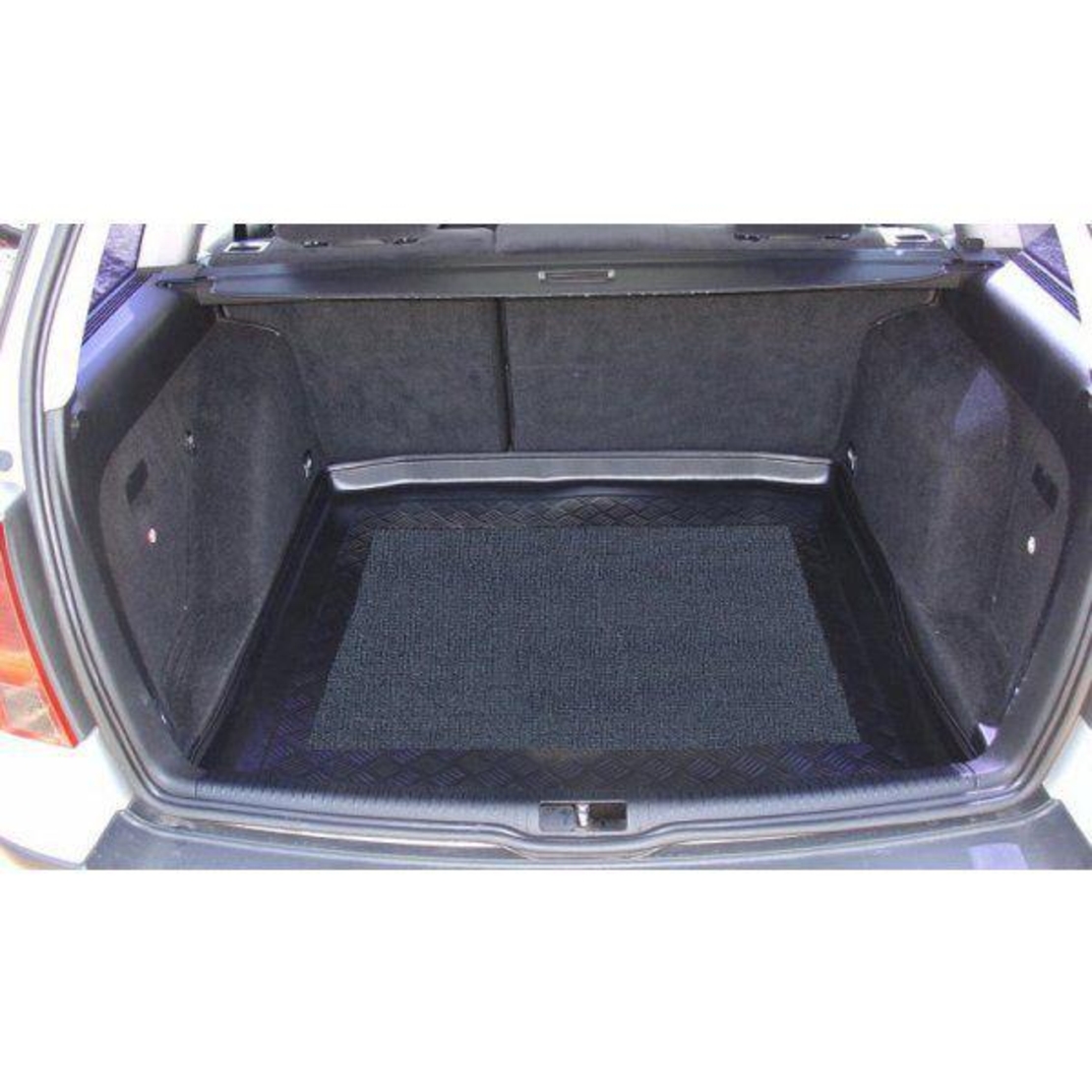 Tavita portbagaj Volkswagen Bora caroserie combi fabricatie 1998 - 05.2007(portbagaj mai jos)