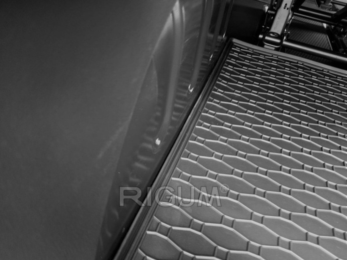 TAVITA DE PORTBAGAJ MAZDA CX-30,FABRICATIE 08.2019 - PREZENT,SISTEM AUDIO BOSE
