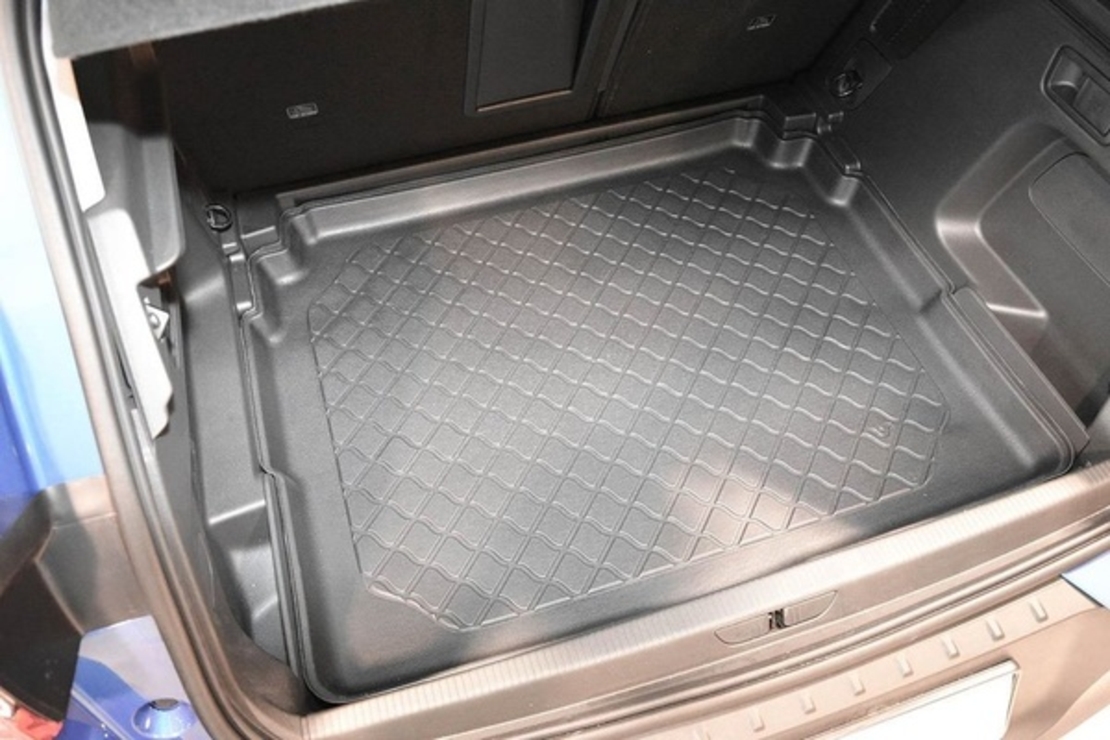Tavita de portbagaj Peugeot 3008 II, caroserie SUV, fabricatie 11.2016 - prezent, portbagaj inferior