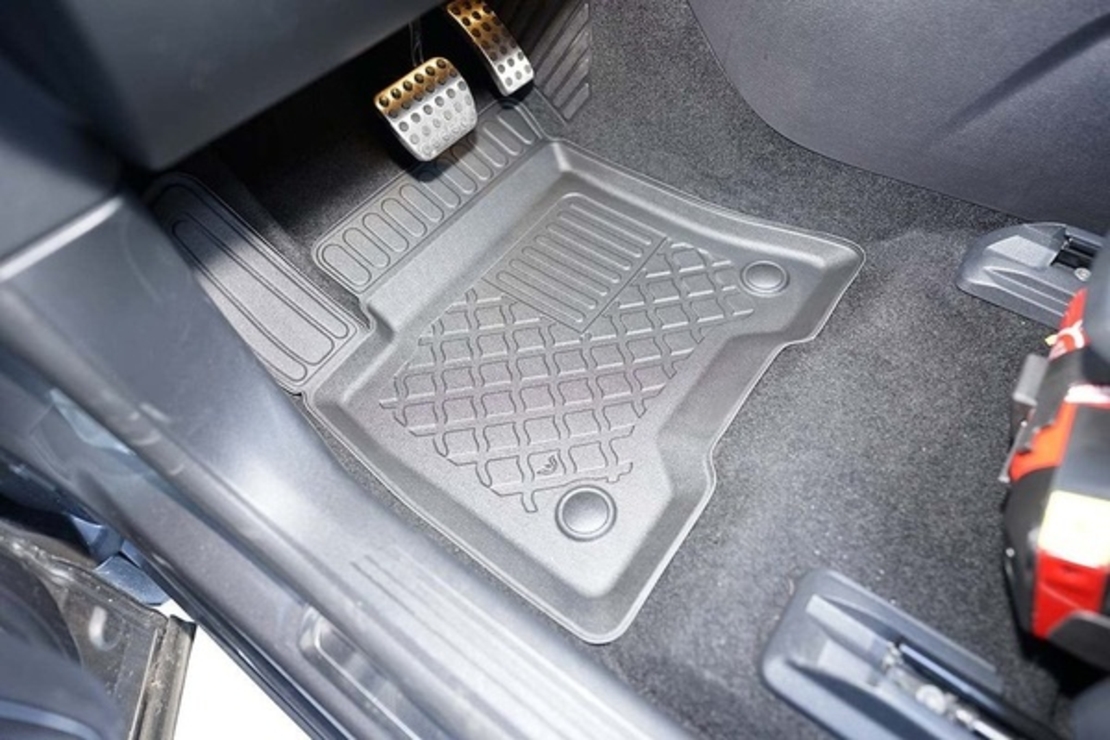 Covorase tip tavita Mercedes EQA (H243) electrica, anul de fabricatie 03.2021 - prezent, caroserie SUV