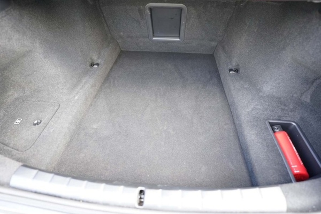 Tavita portbagaj BMW Seria 7 G70 PHEV, fabricatie 03.2023 - prezent, caroserie sedan