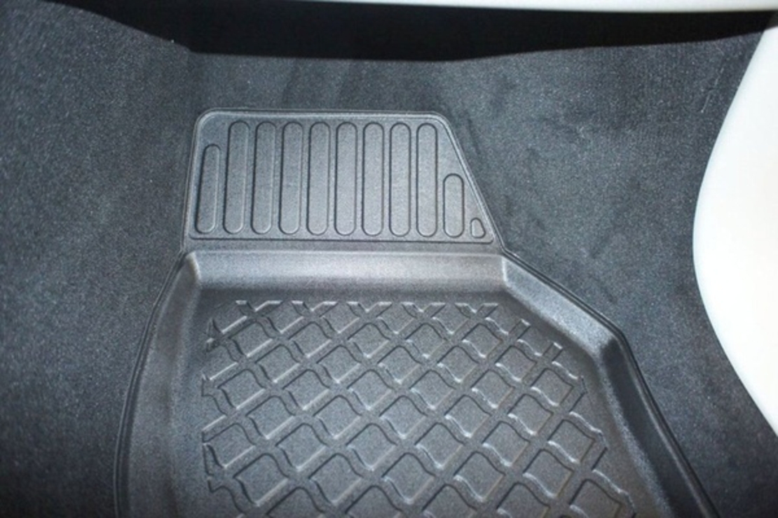 Covorase auto tip tavita Volvo V40 fabricatie 2012 - prezent