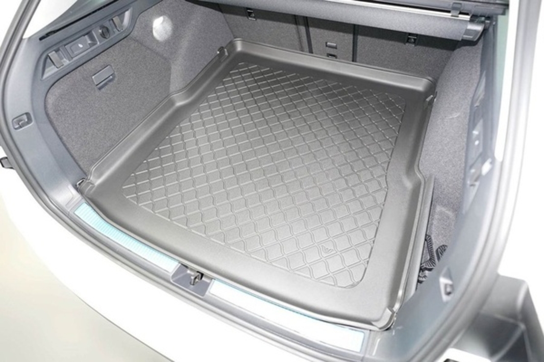 Tavita portbagaj Volkswagen Passat B9 fabricatie 11.2023 - prezent, caroserie combi, podea variabila in pozitie superioara, fara separator