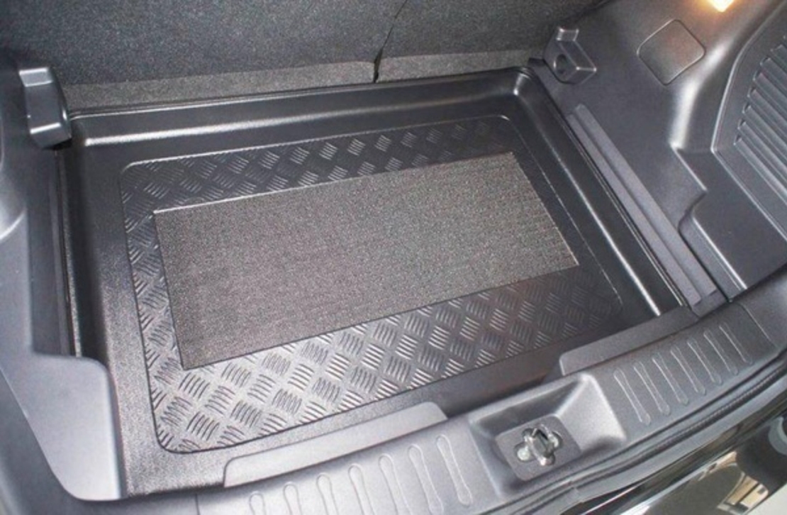 Tavita portbagaj Nissan Juke fabricatie 2014 - 08.2019 (portbagaj inferior)