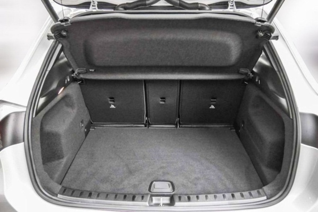 Tavita de portbagaj Mercedes GLA (H247) Plug-in Hybrid, anul de fabricatie 04.2020 - prezent, caroserie SUV