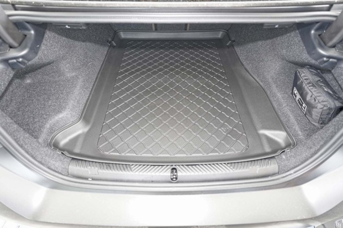 Tavita portbagaj BMW i5 G60, fabricatie 10.2023 - prezent, caroserie sedan